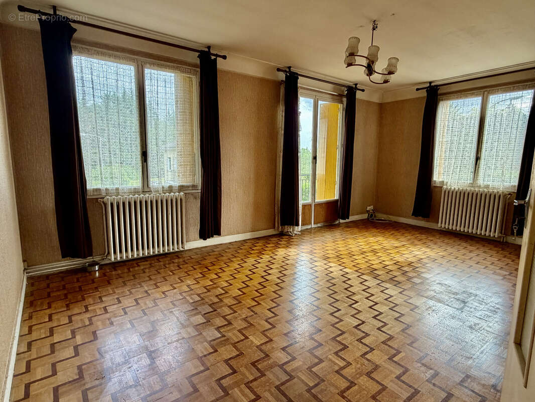 Maison à FEYTIAT