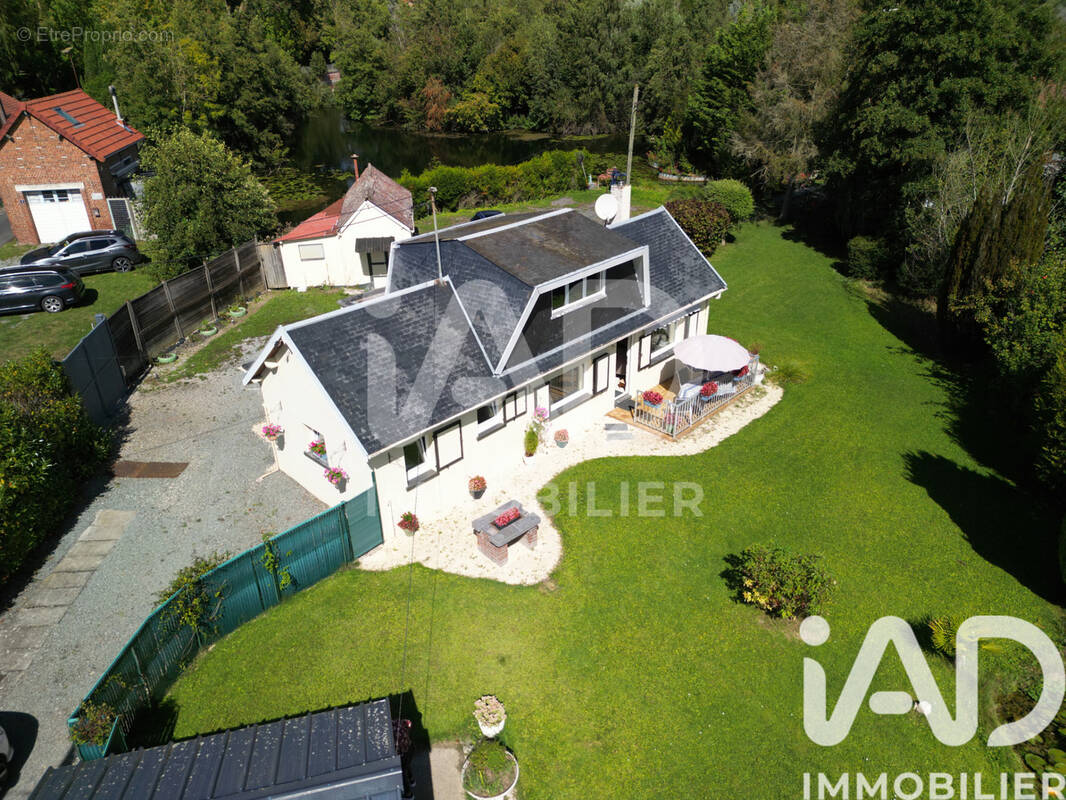 Photo 1 - Maison à LA NEUVILLE-LES-BRAY