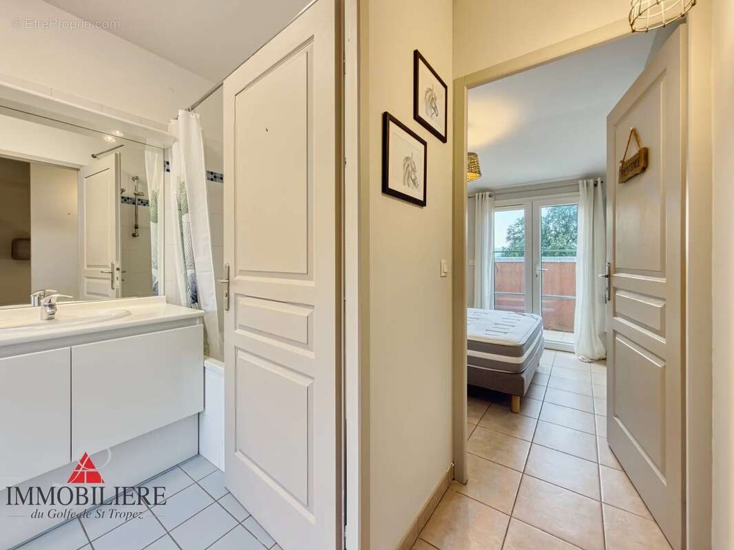 Appartement à COGOLIN