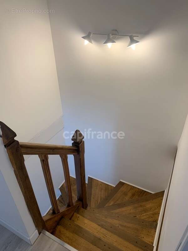 Maison rénovée à vendre à TOURCH (29) - photo 8