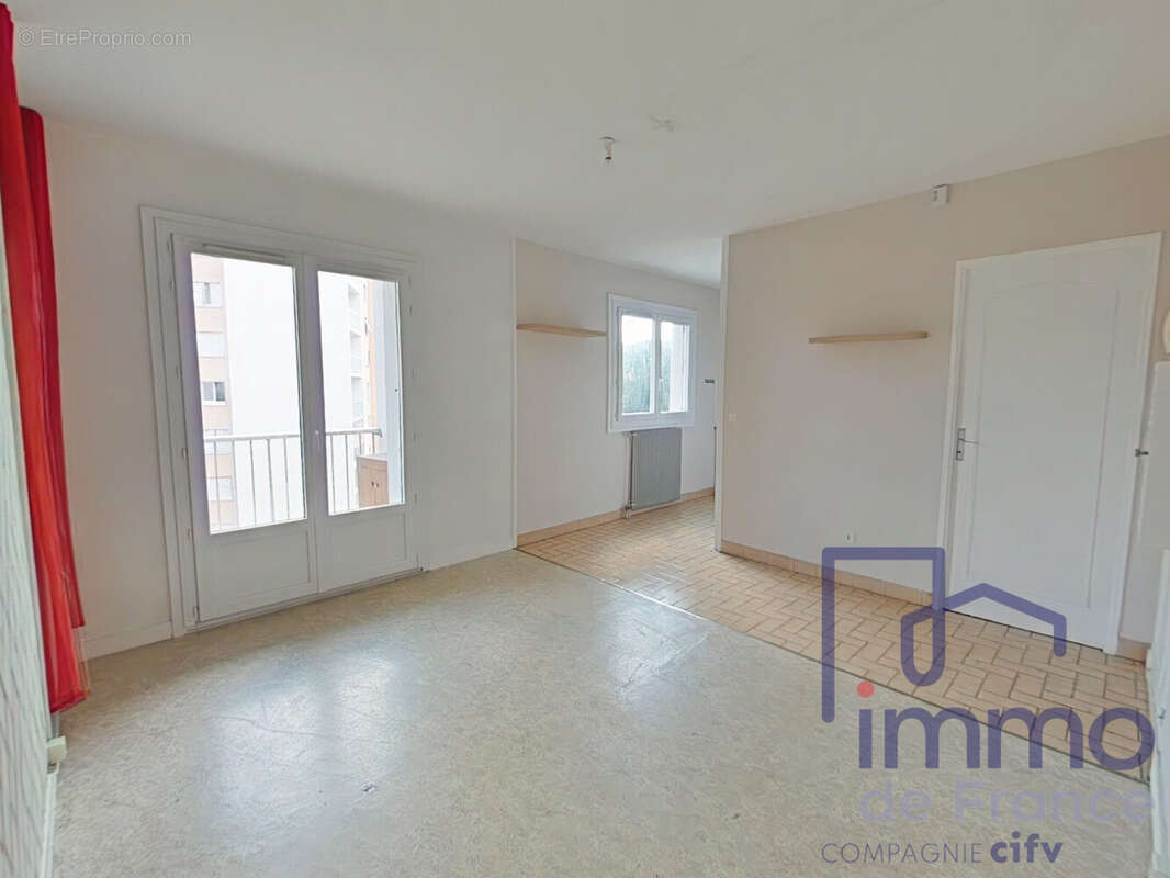 Appartement à BRIVES-CHARENSAC