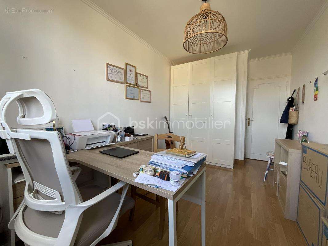Appartement à FRESNES