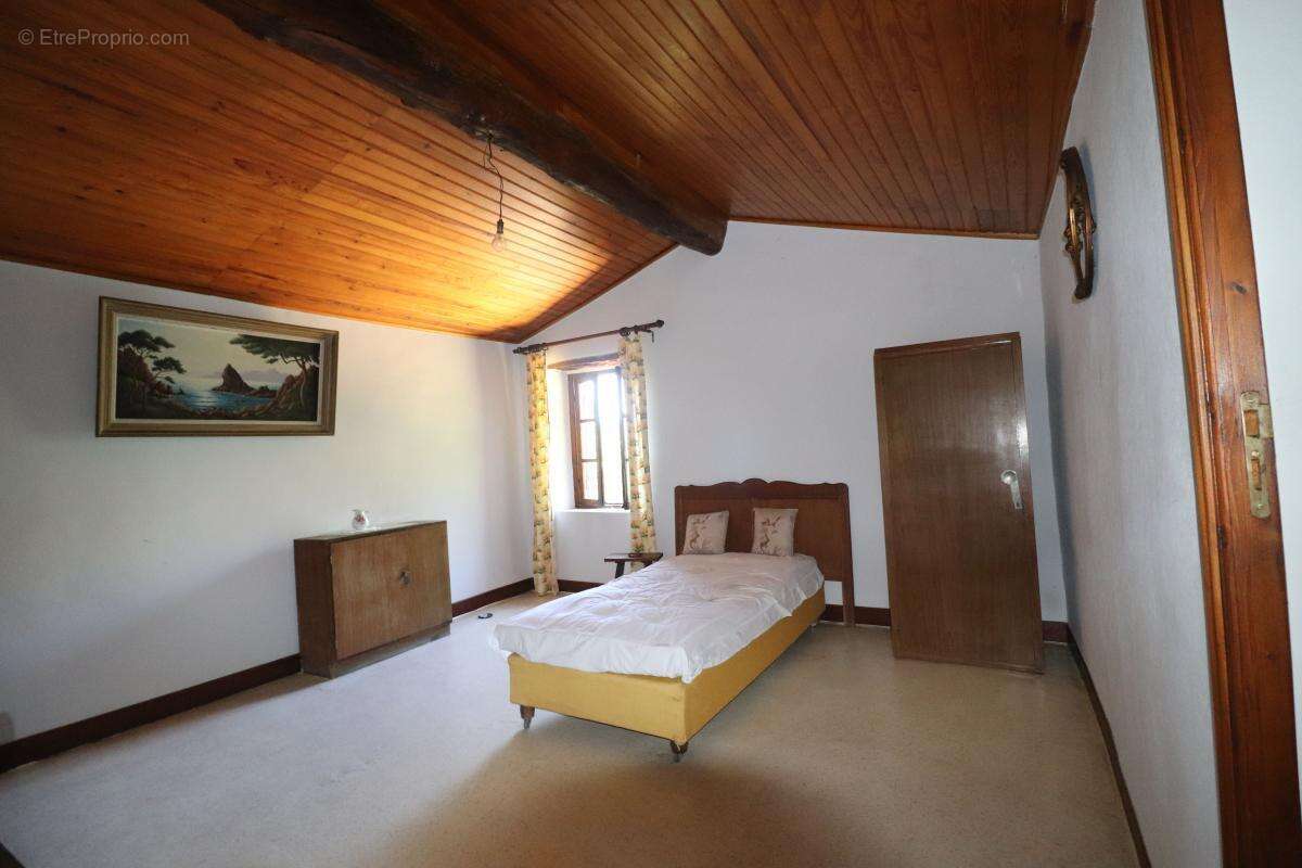 Maison à BERRE-LES-ALPES