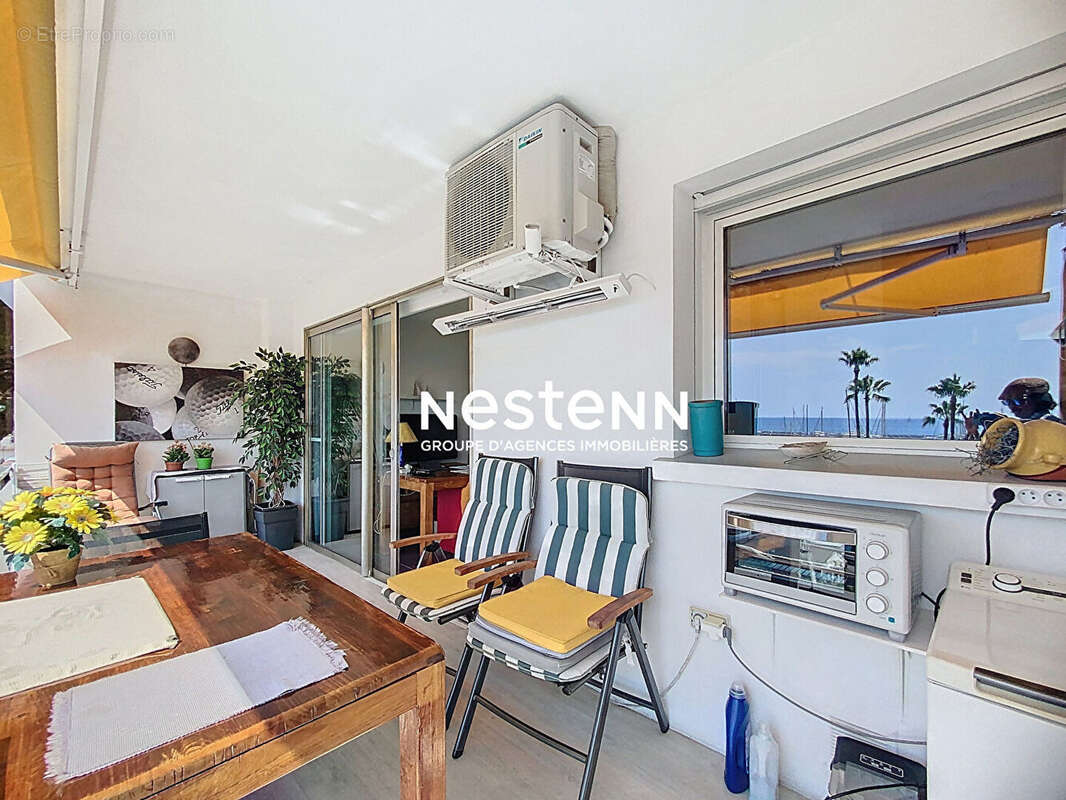 Golfe-juan - vue mer - studio 29m2 - terrasse - box ferme - port camille rayon. - photo 4