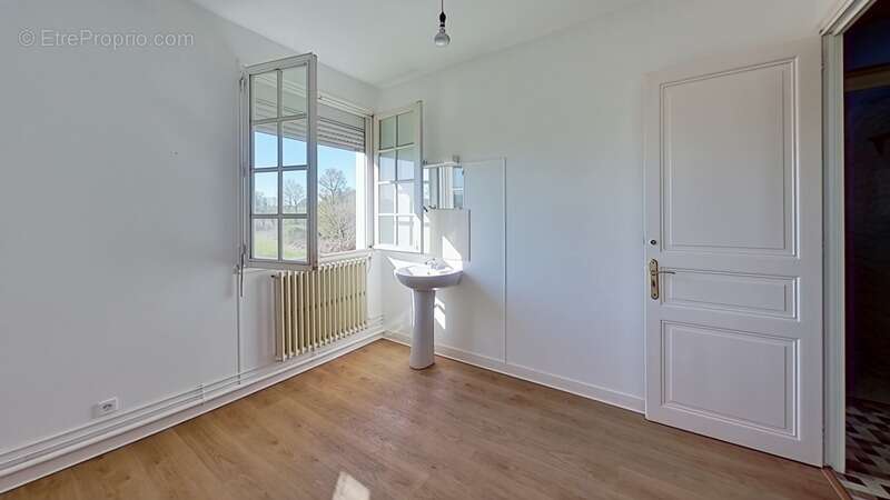 Maison à VEZIN-LE-COQUET