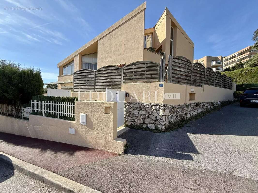 Appartement à ROQUEBRUNE-CAP-MARTIN
