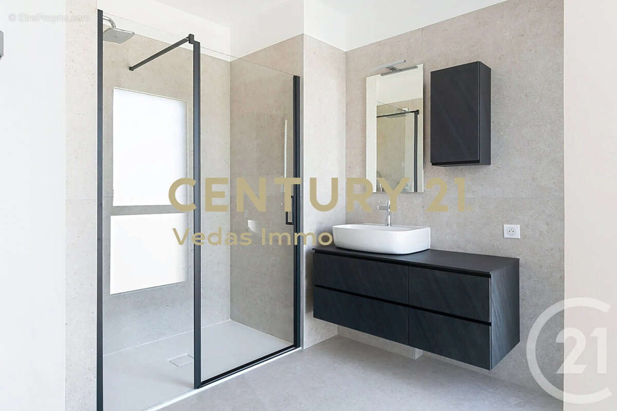 Appartement à SAINT-JEAN-DE-VEDAS