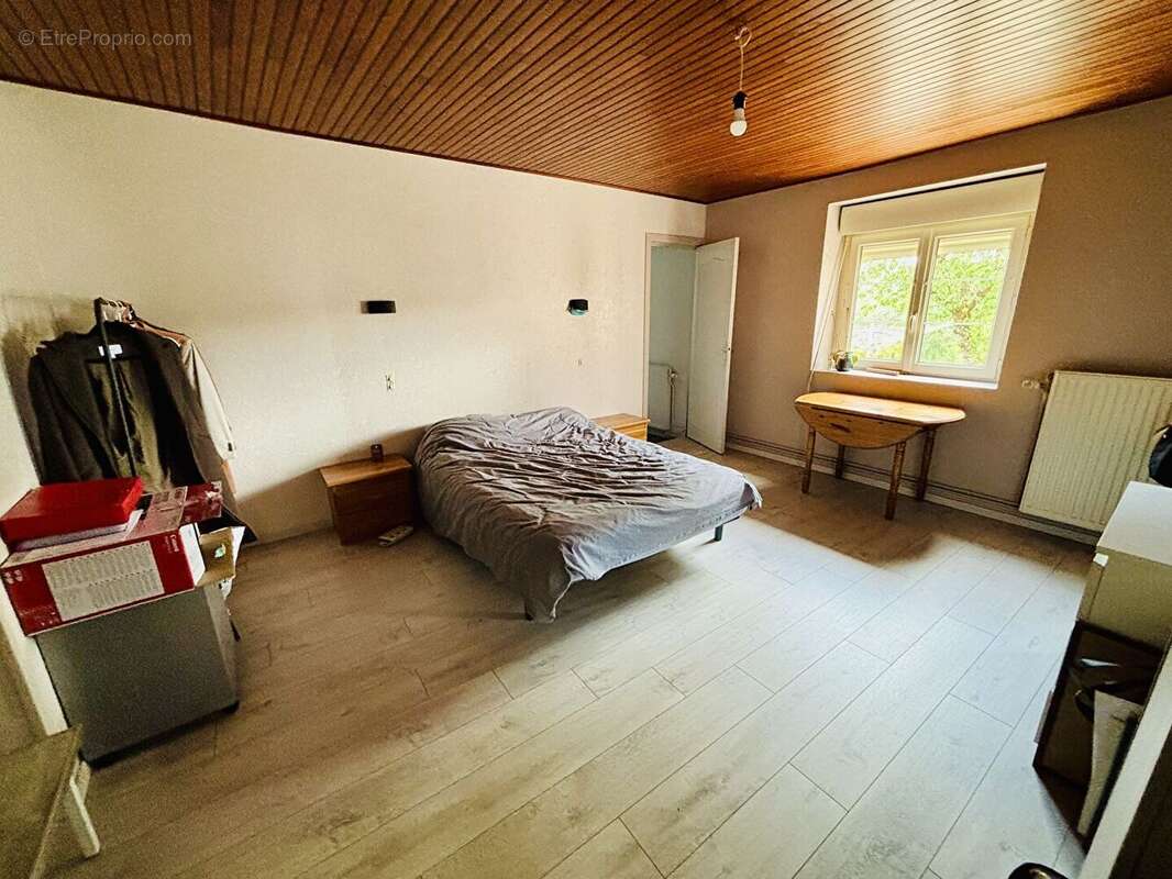 Maison avec sous-sol complet, dépendance et jardin clos de 780 m² - photo 7