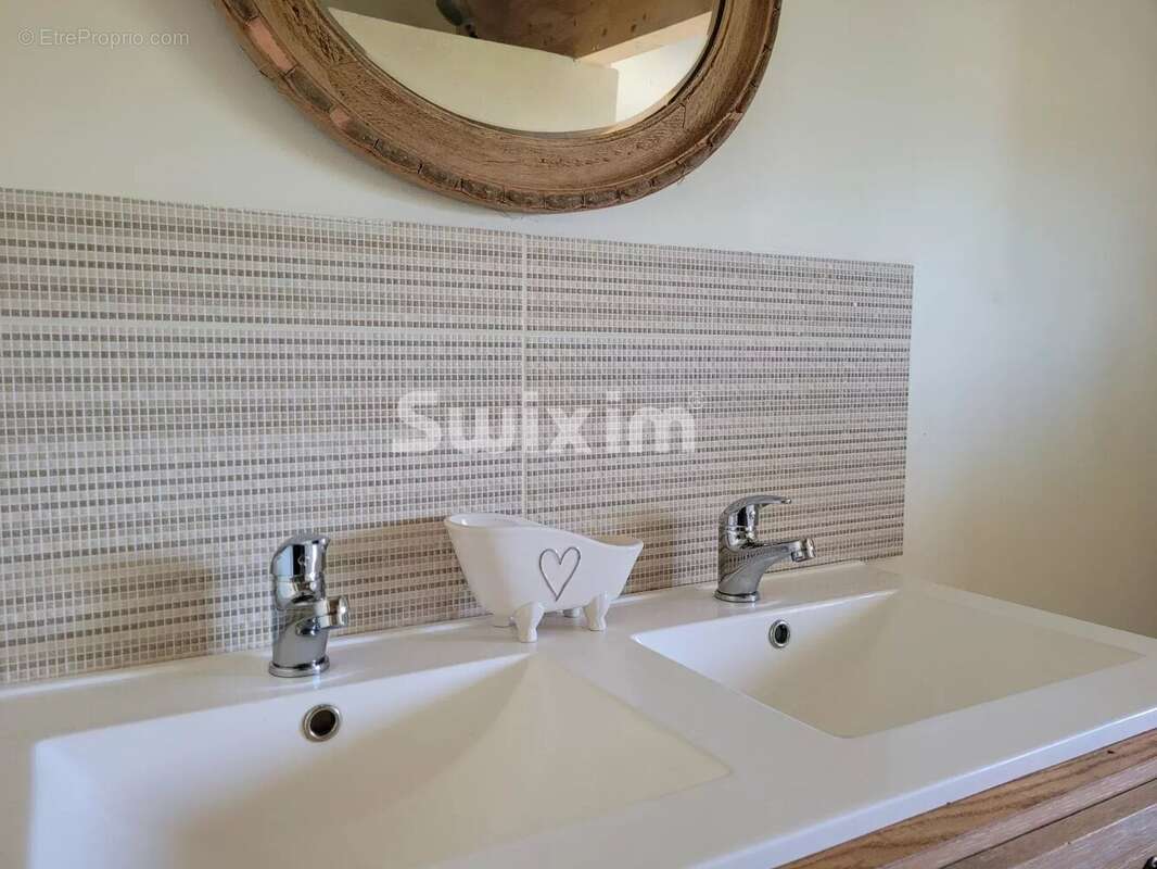 Maison à SAINT-AMOUR-BELLEVUE