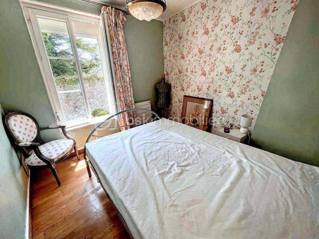 Maison à PORT-EN-BESSIN-HUPPAIN