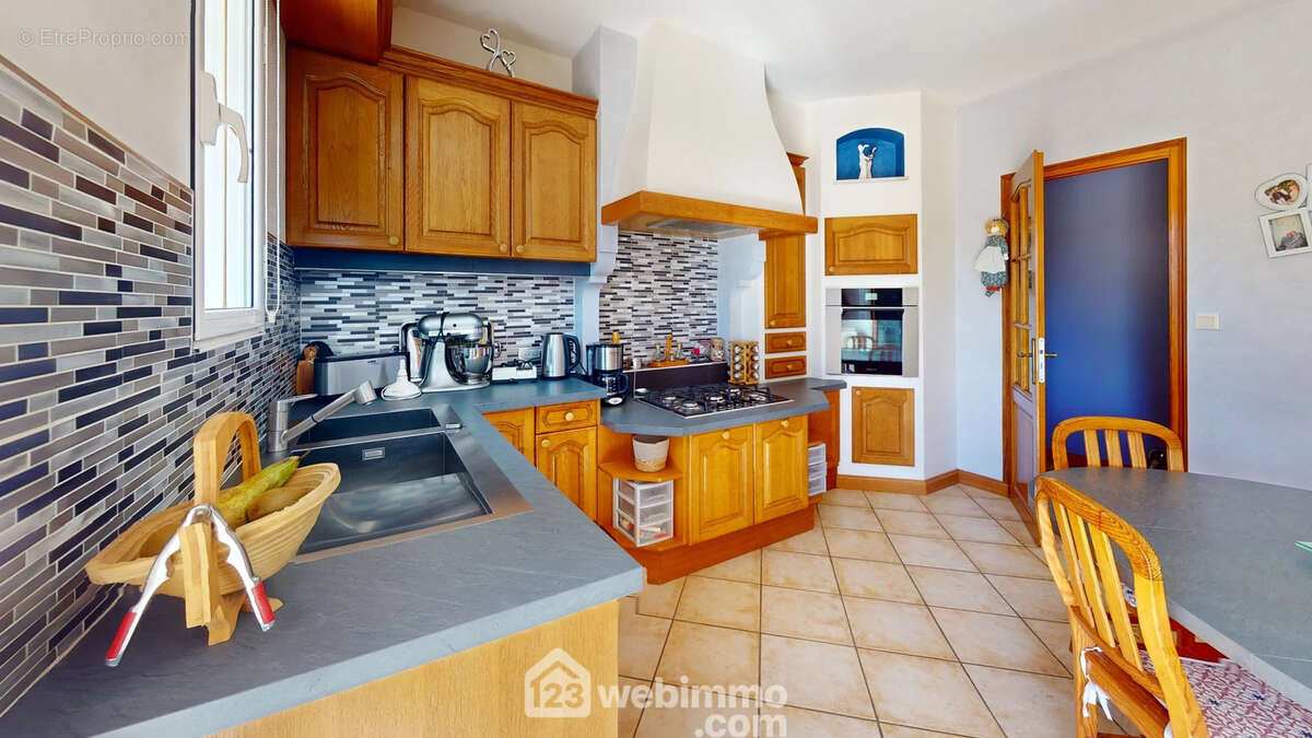 Cuisine toute équipée - Maison à TALMONT-SAINT-HILAIRE