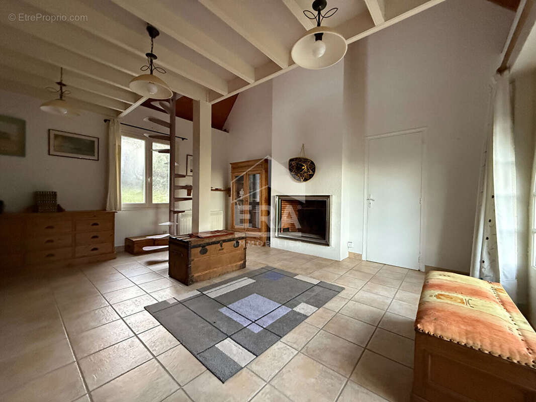 Maison à LOCOAL-MENDON