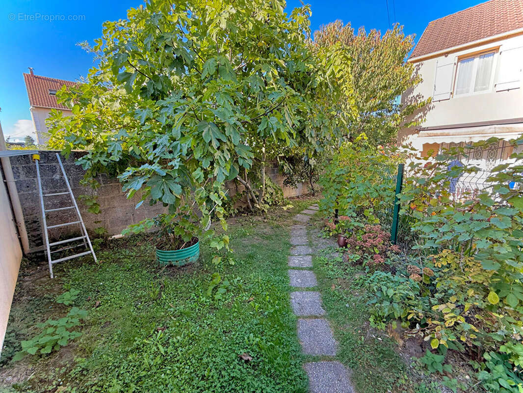 Maison à GOUSSAINVILLE