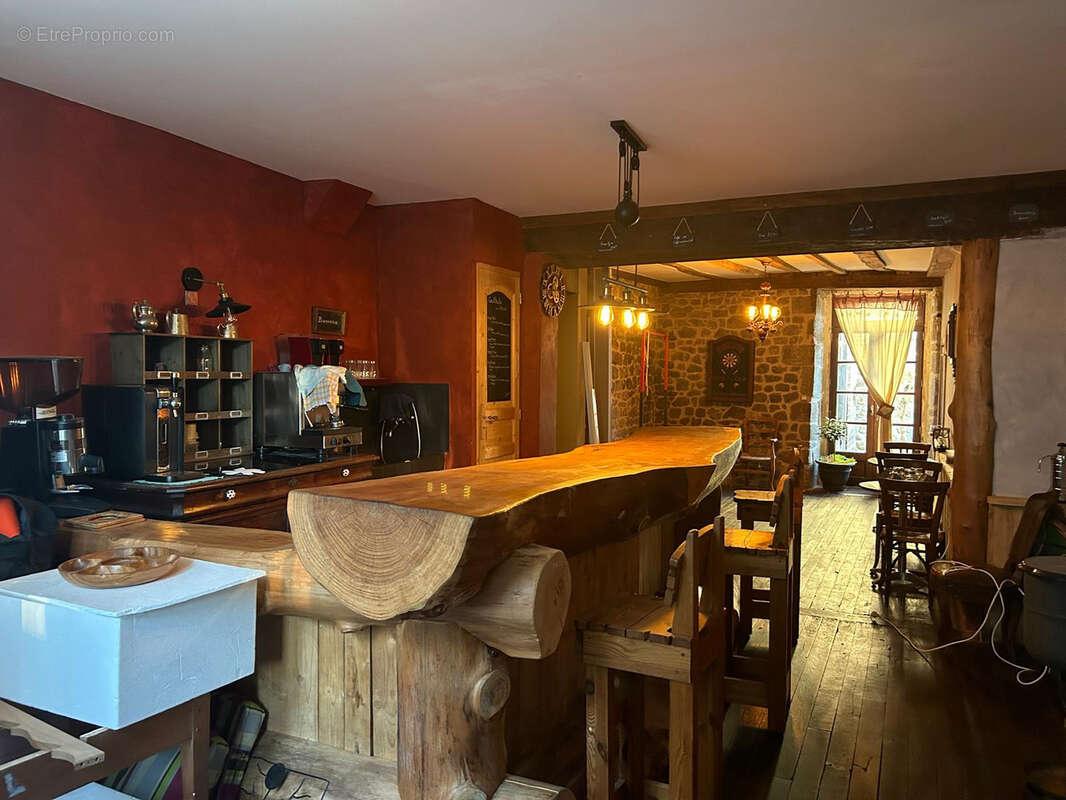 Maison à MEYMAC