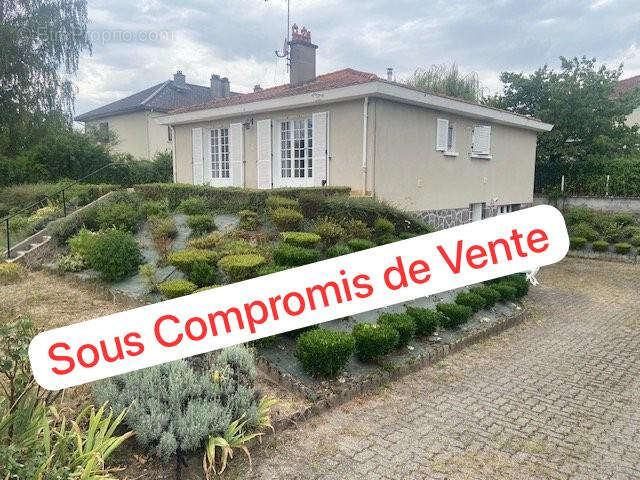 Maison à MARINGUES