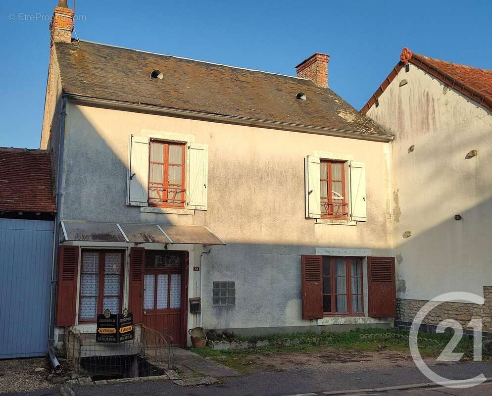 Maison à SUILLY-LA-TOUR