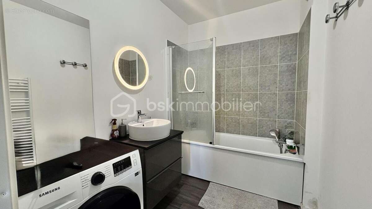 Appartement à LES PAVILLONS-SOUS-BOIS