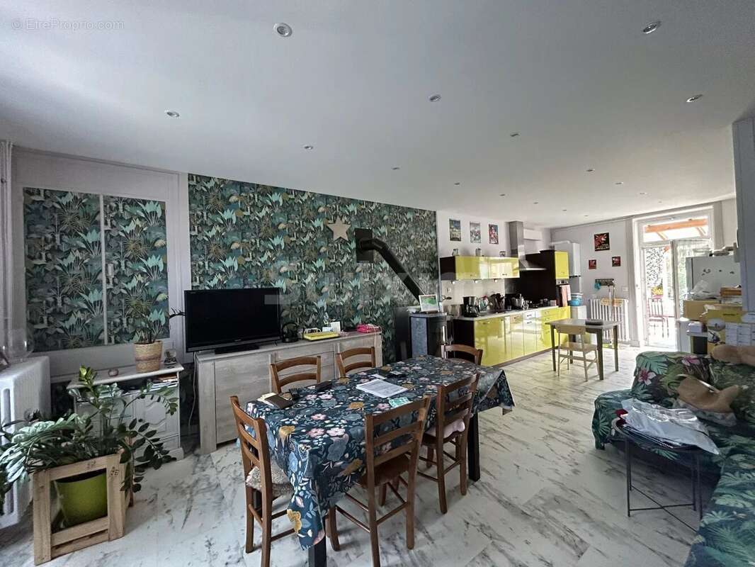 Maison à LONS-LE-SAUNIER