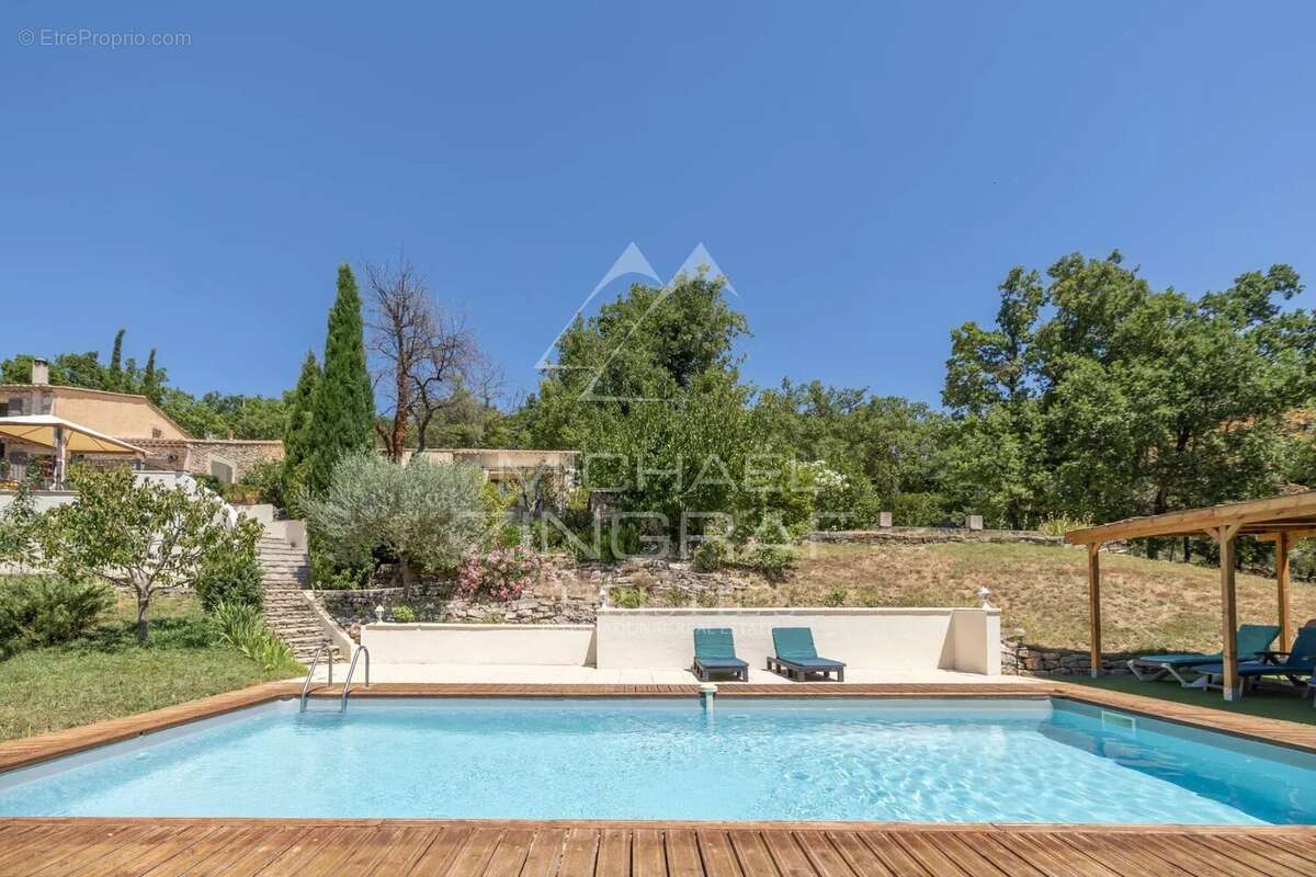Exclusivité - Luberon - Belle propriété avec piscine et dépendances - photo 11
