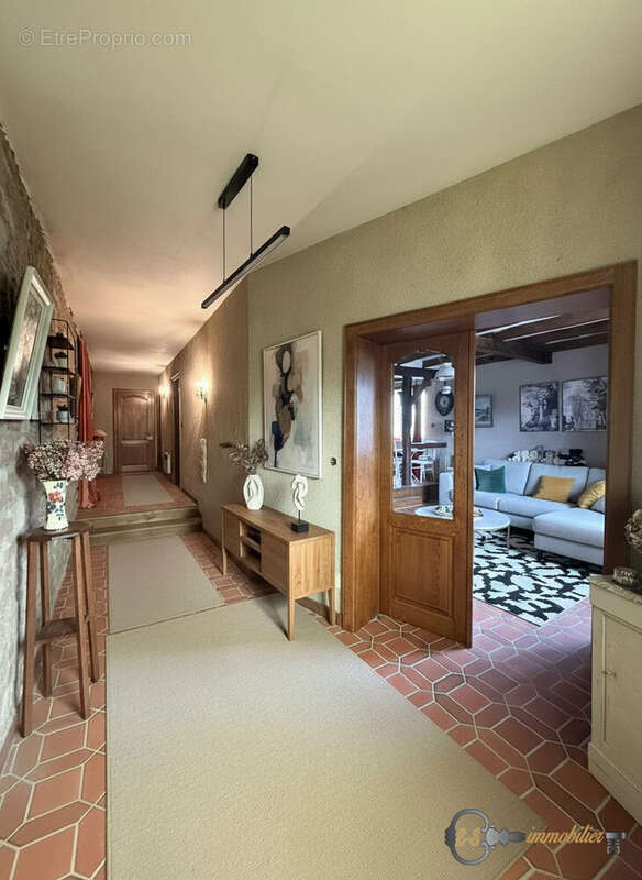 Home staging virtuel IA - Maison à PETIT-REDERCHING