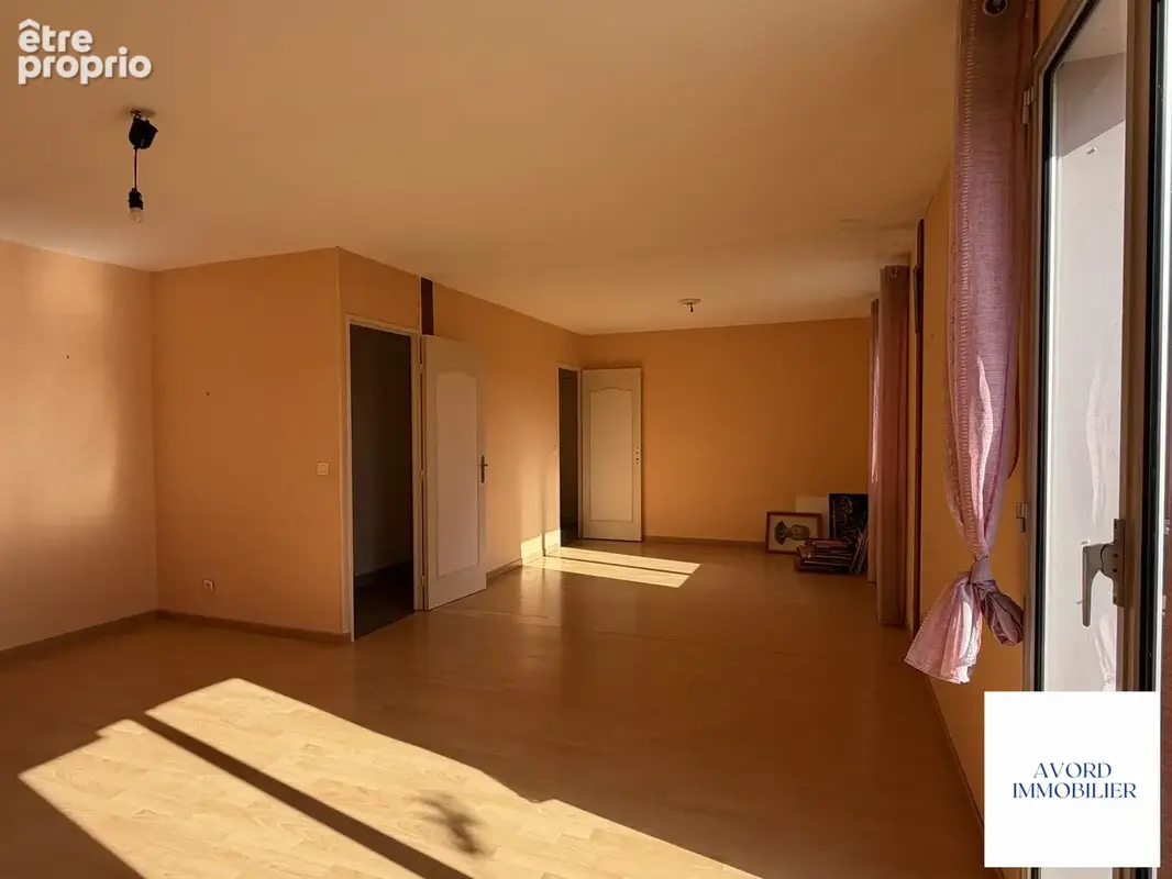 Maison 98 m² à Avord  - photo 5