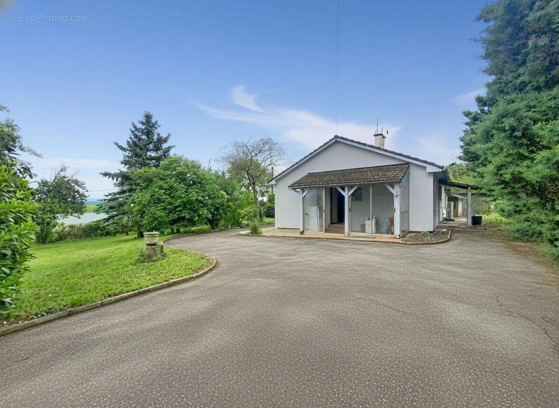 Maison à MOISSIEU-SUR-DOLON