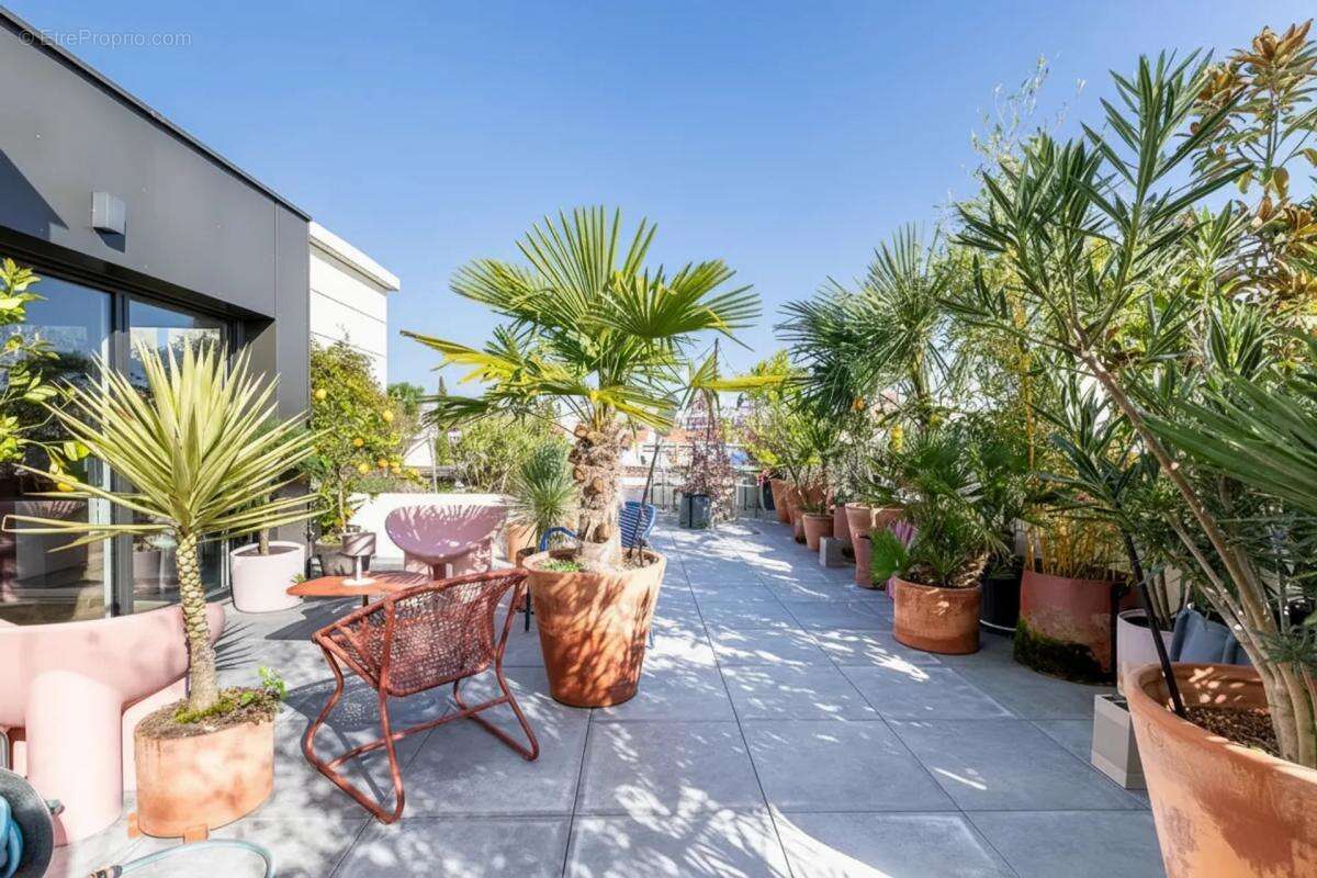 Appartement à LEVALLOIS-PERRET