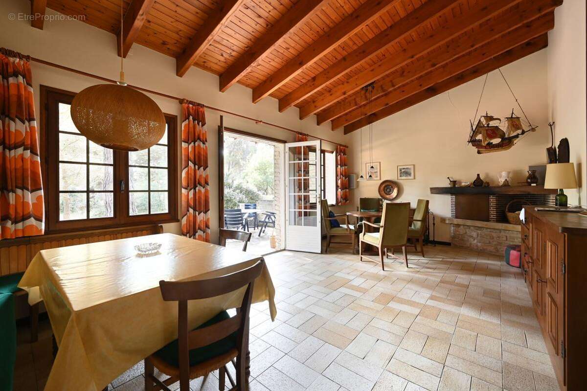 Maison à LES PORTES-EN-RE