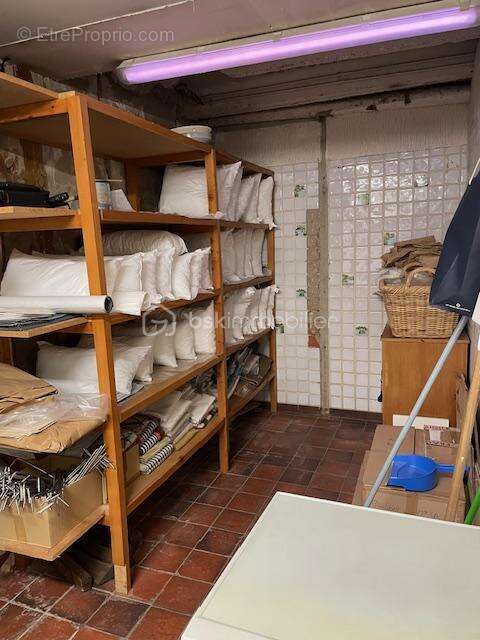 droit au Bail d'un local de 35 m² avec sous sol de 35 m² ancienne cuisine plus sanitaire - photo 6