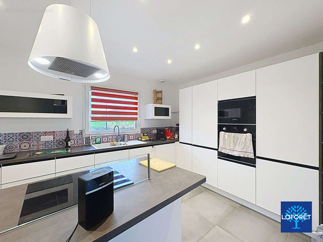 Maison à COLOMBY-SUR-THAON