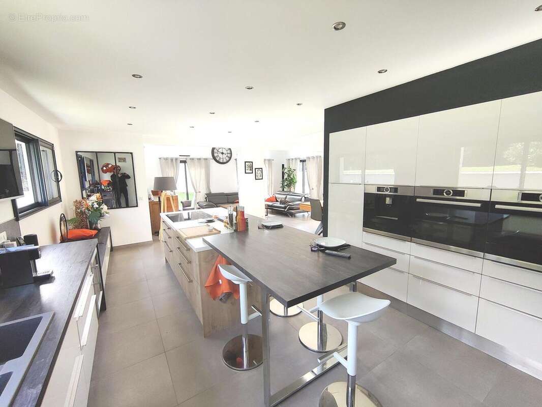Maison 223 m² à Villiers-Saint-Frederic  - photo 6