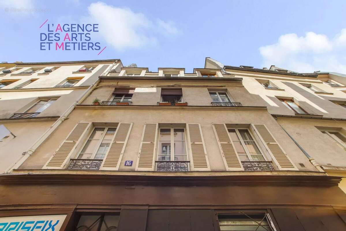Appartement à PARIS-3E
