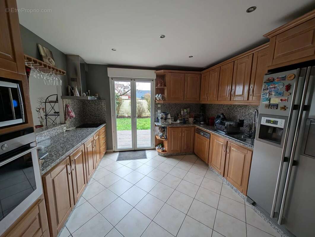 Maison à BAZAINVILLE