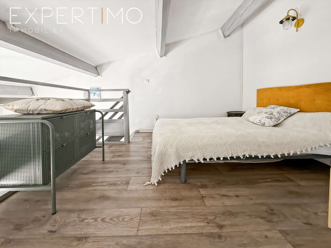 Petite vue mer  /  t2 ( chambre en mezzanine ) - photo 6
