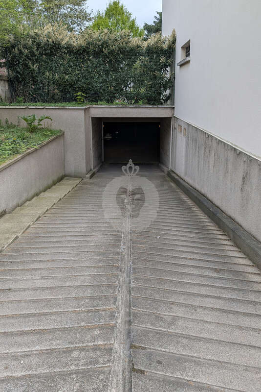 Parking à SAINT-MAUR-DES-FOSSES