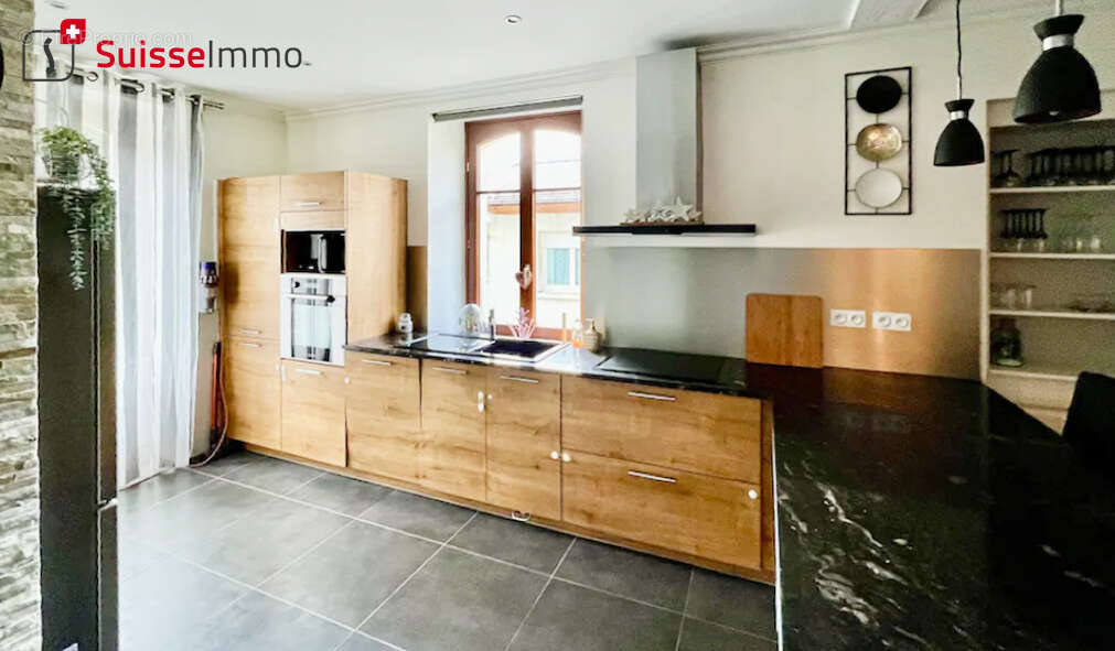 Maison de maître Maiche 10 pièce(s) 250 m2 - photo 3