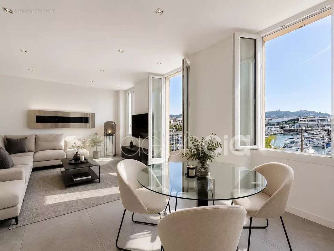 Cannes suquet  quai saint-pierre  t3  55 m²  vue mer  balcon - photo 2