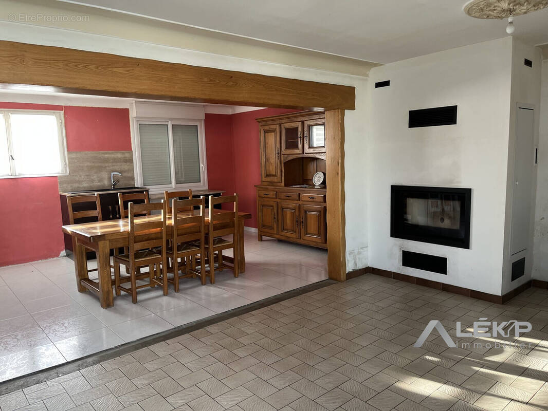 Maison à BAINS-SUR-OUST