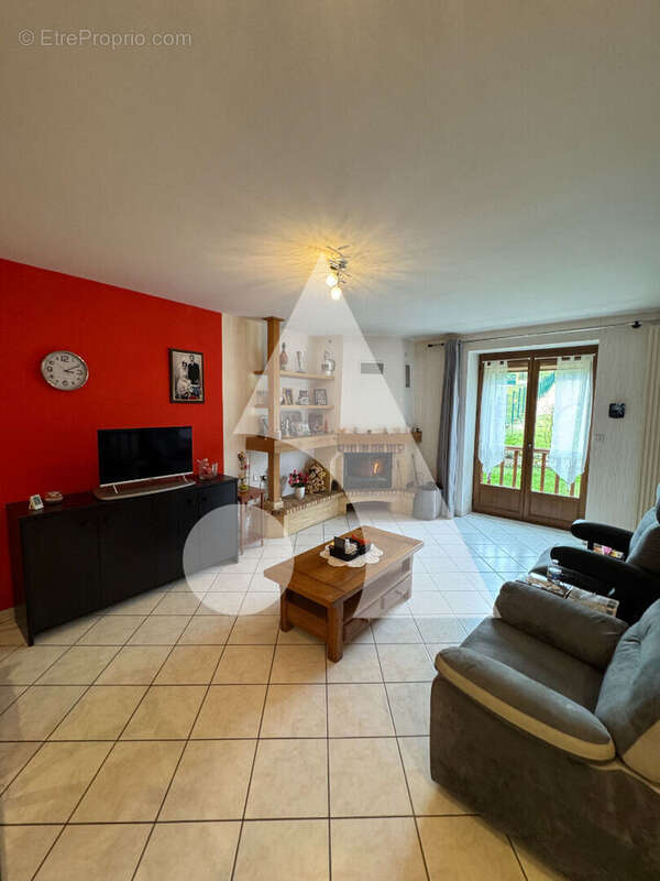 Maison à ATTIGNEVILLE