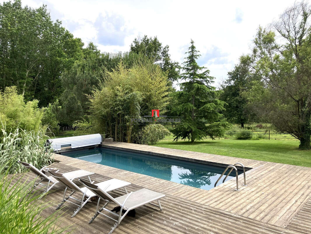 Maison à COUTRAS