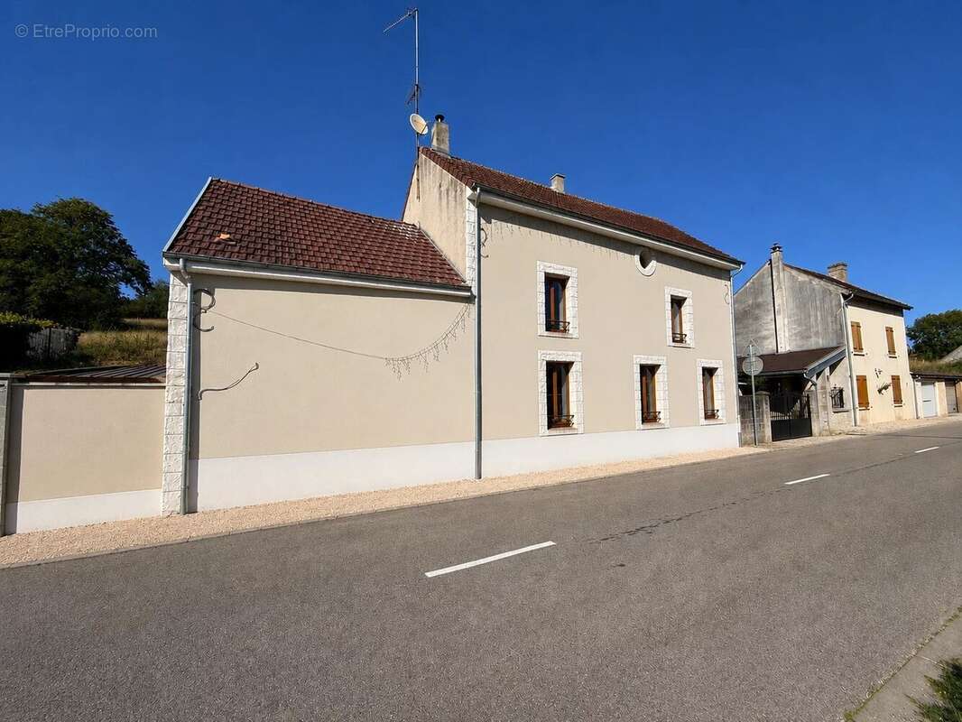 Maison à LIZY-SUR-OURCQ