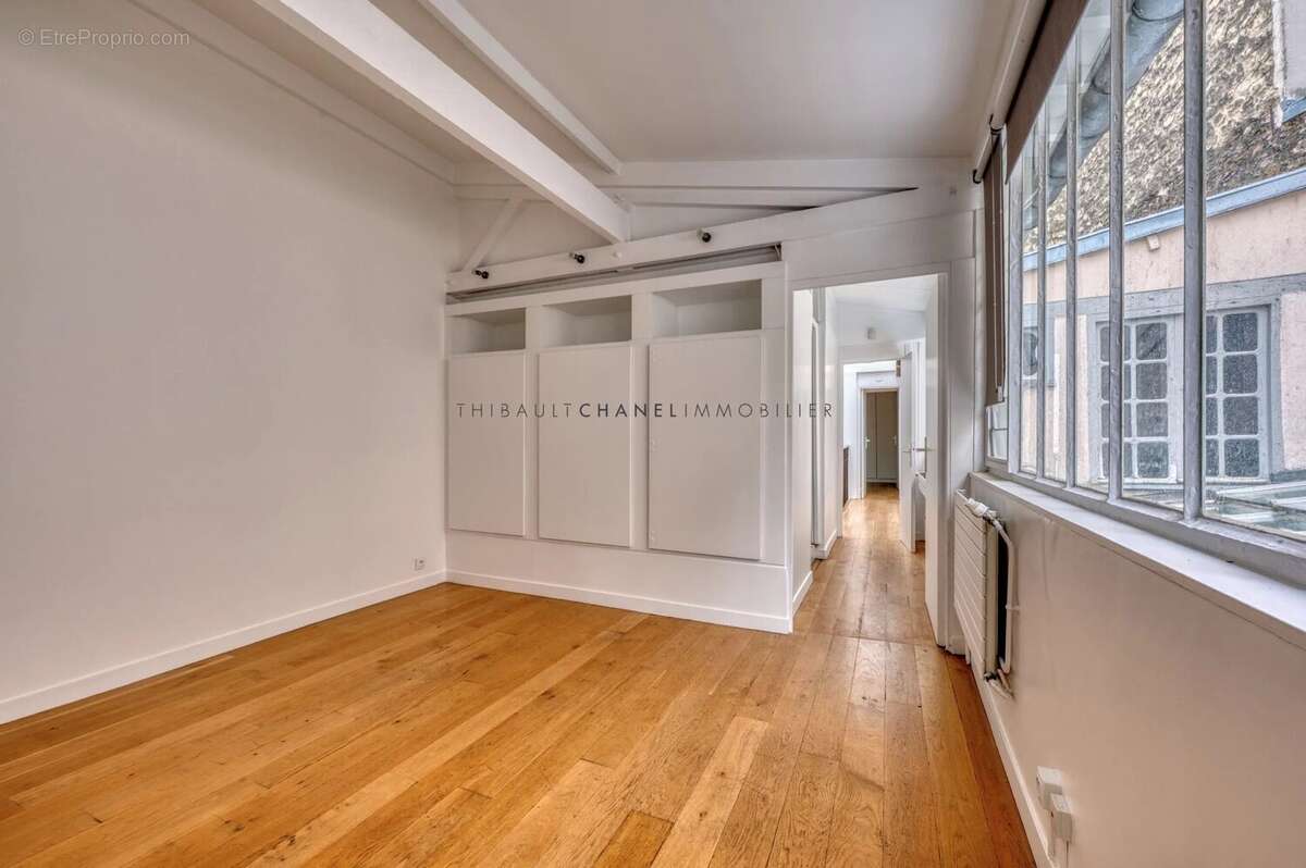 Appartement à PARIS-7E