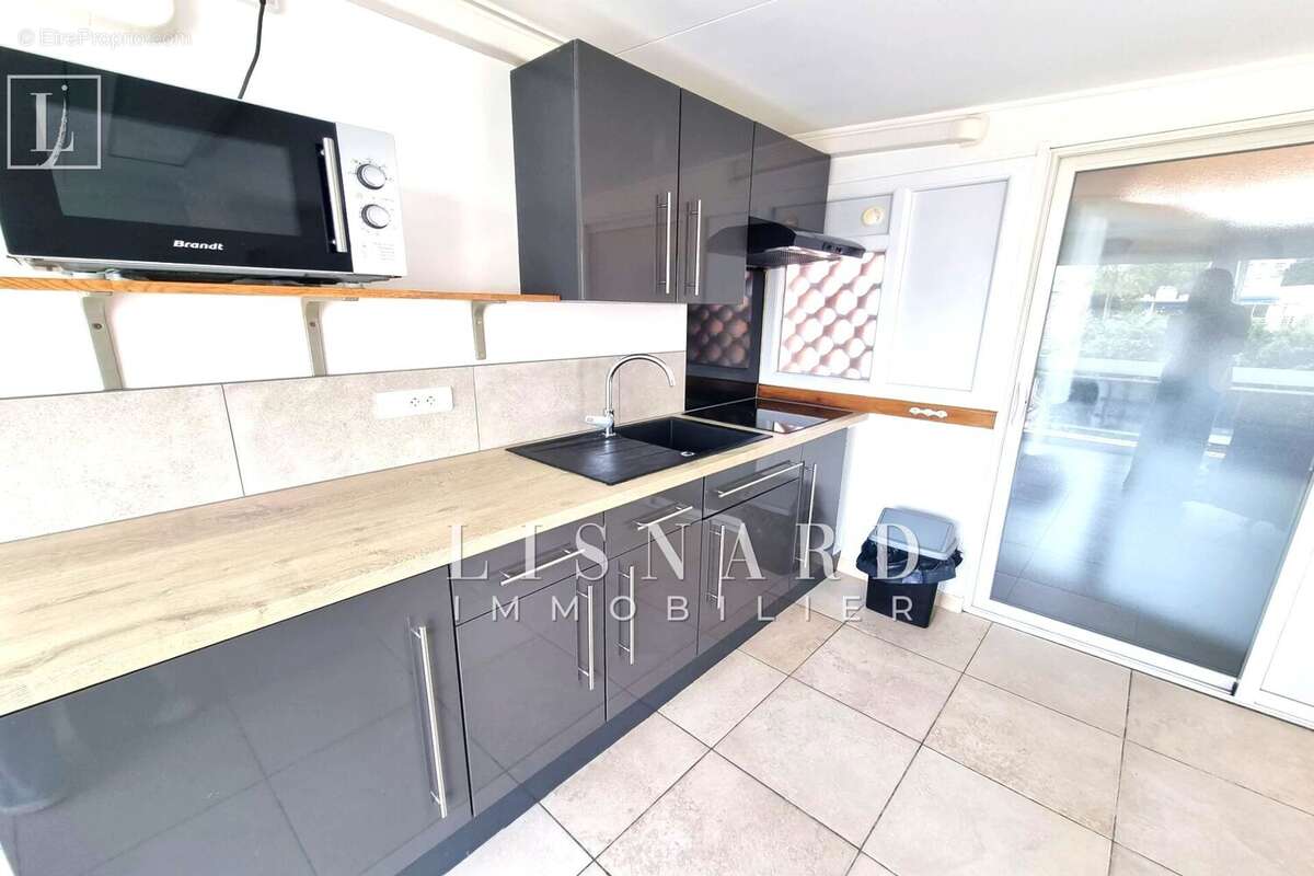 Appartement à VALLAURIS