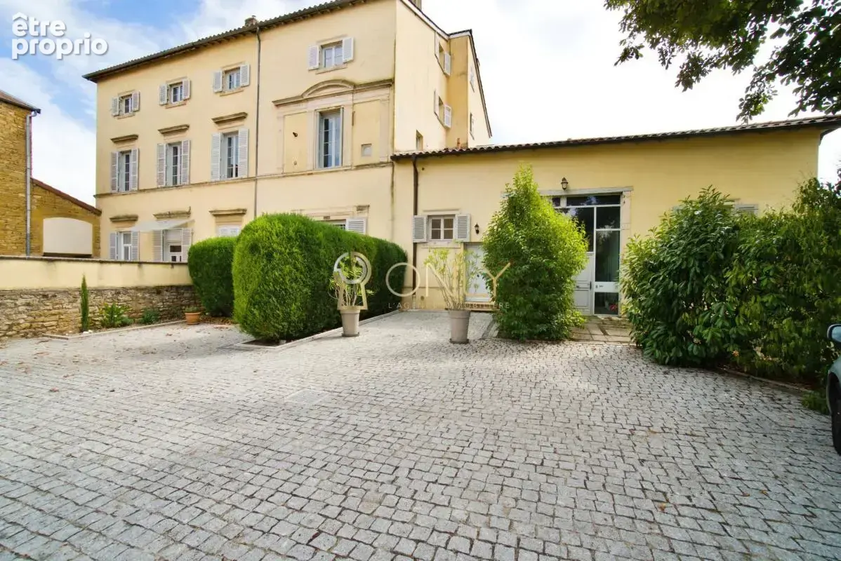 Liergues - Appartement T4 - Centre Village - photo 3