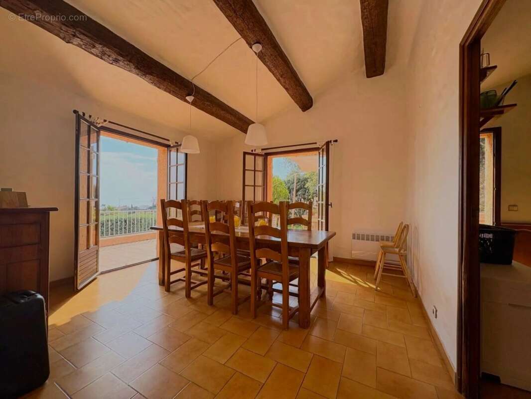 Maison à ROQUEBRUNE-SUR-ARGENS