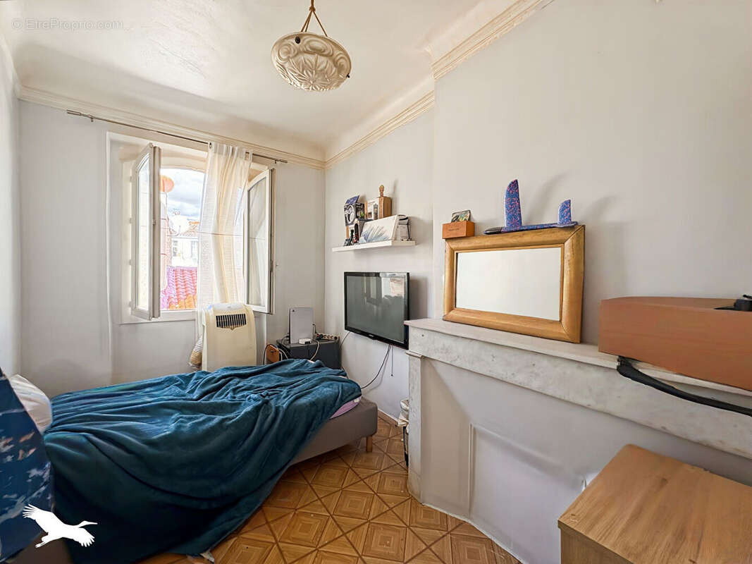 Appartement à MARSEILLE-1E