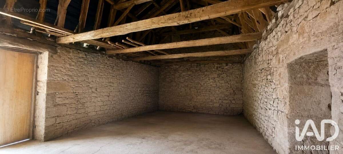 Appartement 257 m² à Saint-Medard-De-Presque  - photo 4