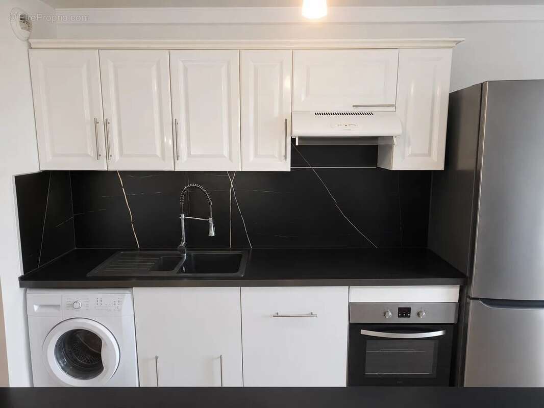 Appartement à SAINT-LAURENT-DU-VAR