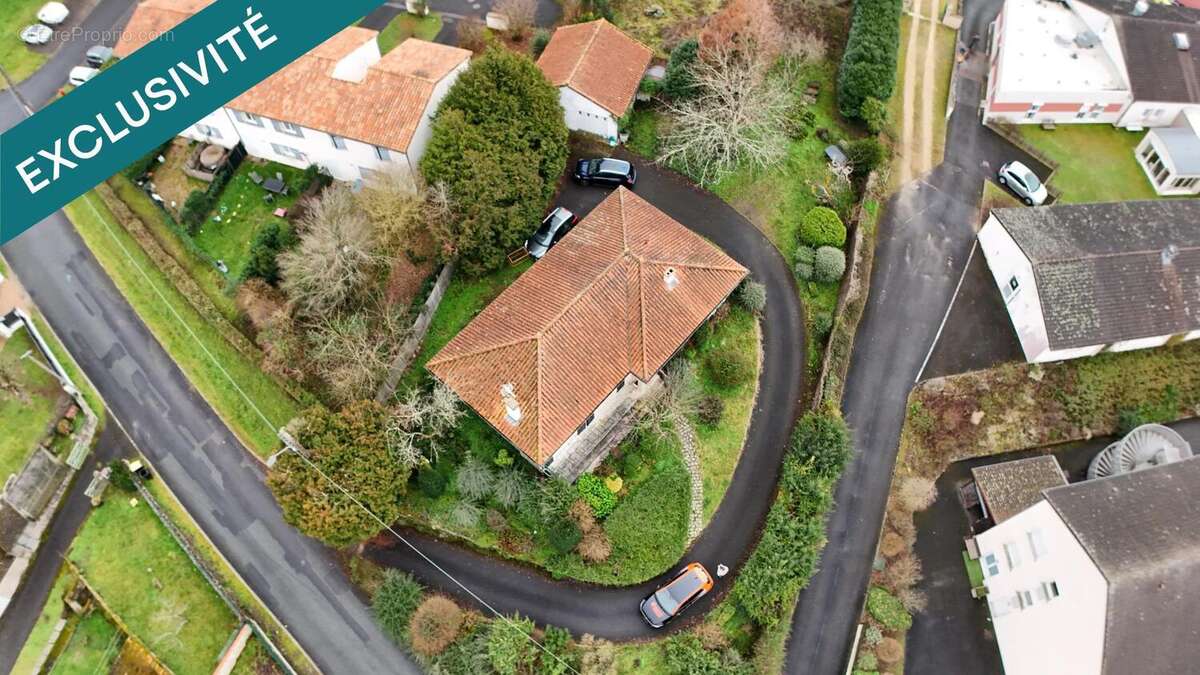 Photo 5 - Maison à LUSSAC-LES-CHATEAUX