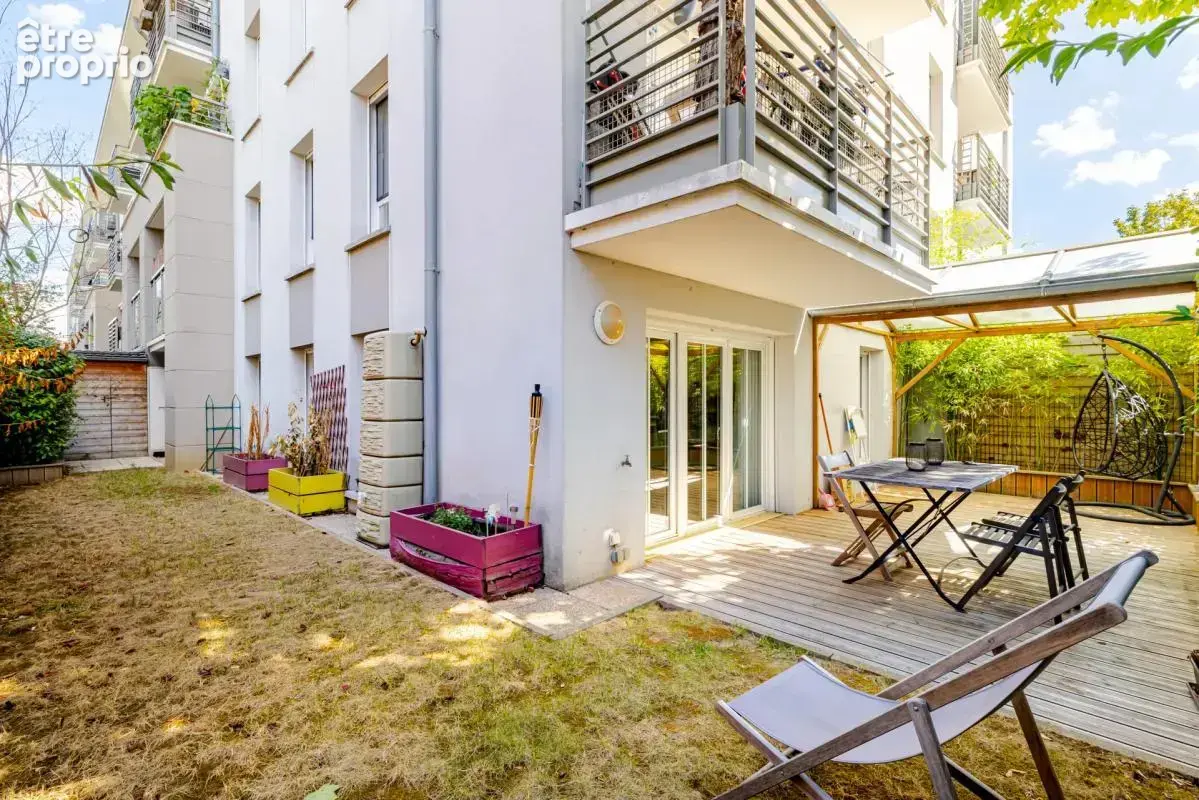 Appartement de 4 pièces de 70 m² à Stains - photo 2